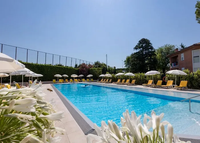 Hotel Du Parc 4*