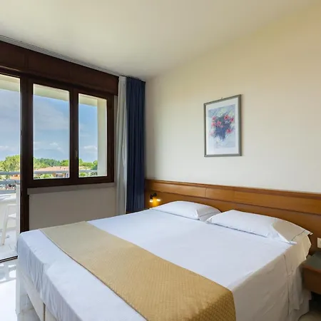 Du Parc Hotel 4*