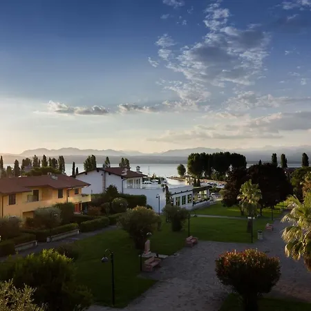 Hotel Du Parc 4*