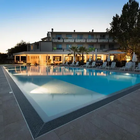 Du Parc Hotel 4*