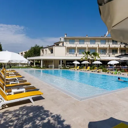 Du Parc 4* סירמיונה
