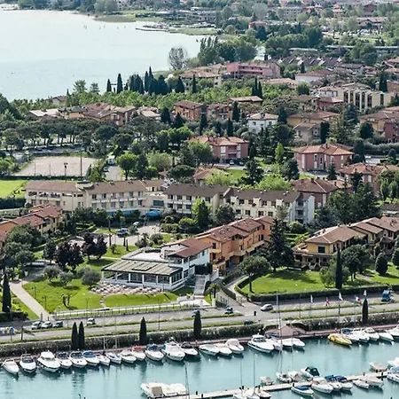 Hotel Du Parc 4*