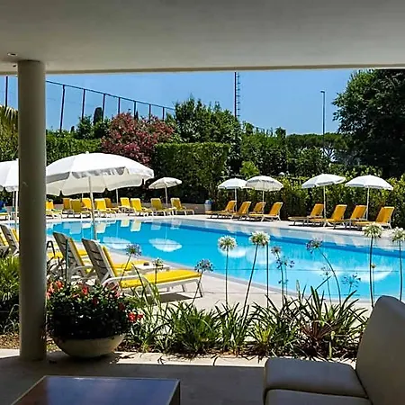 Du Parc Hotel 4*