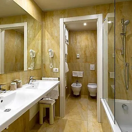 Hotel Du Parc 4*
