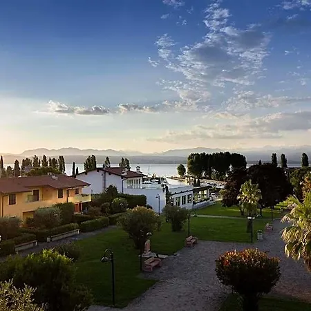 Du Parc 4* Сирмионе